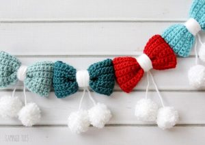 Pom Poms and Bows Crochet Garland 2